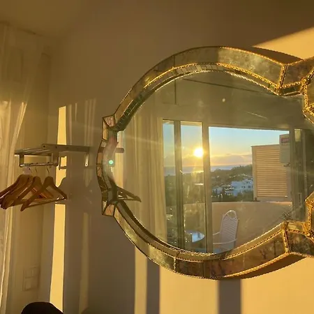 شقة Golden Hour Beachfront ماربيا